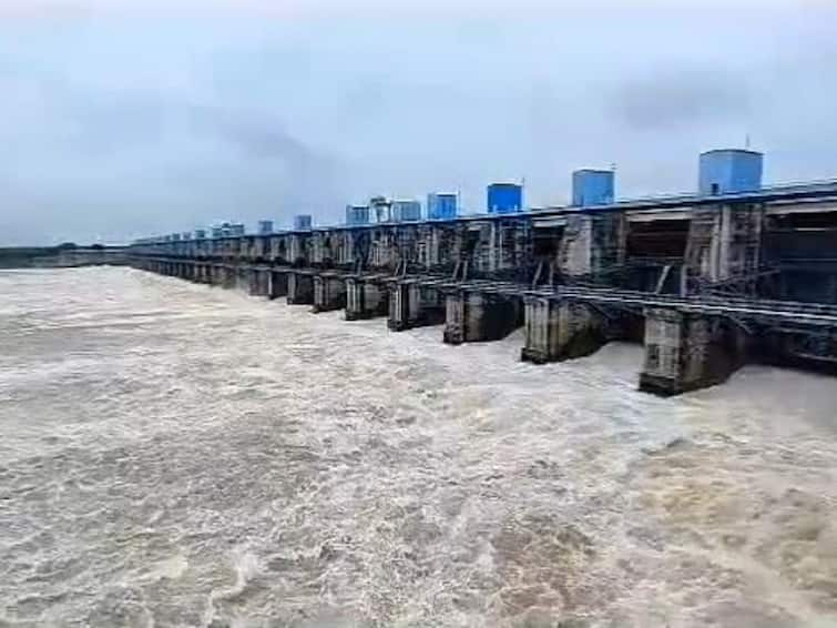 Bhandara Rain Heavy rains in East Vidarbha all 33 gates of Gosikhurd dam opened Bhandara Rain: पूर्व विदर्भात जोरदार पाऊस, गोसीखुर्द धरणाचे सर्वच 33 गेट उघडले; नदीकाठच्या गावांना सतर्कतेचा इशारा