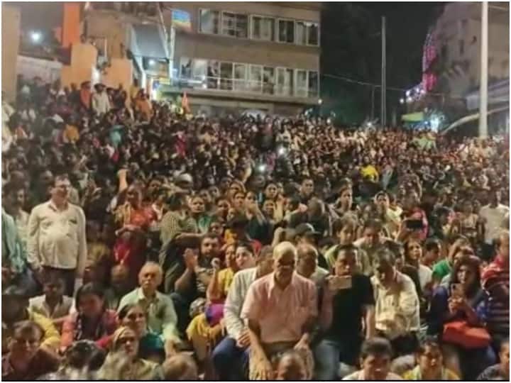 बनारस में रोजाना आने वाले पर्यटकों की संख्या में भारी इजाफा देखा जा रहा है.