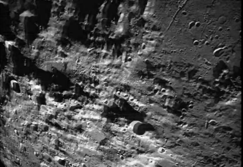 Chandrayaan-1 data shows Earth's electrons are forming water on Moon Water On Moon: చందమామపై ఉన్న నీరంతా భూమి నుంచి వెళ్లిందే- చంద్రయాన్‌-1తో తెలిసిన నిజాలివే
