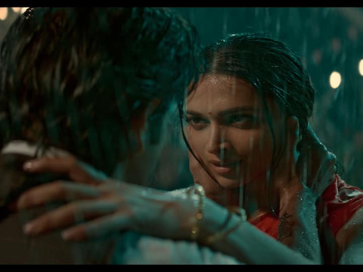 Deepika Padukone Talks About Her Bond With Jawan Co-Star Shah Rukh Khan, Calls Him 'Lucky Charm' 'He Is Vulnerable With Me': Deepika Padukone Talks About Her Bond With Jawan Co-Star Shah Rukh Khan