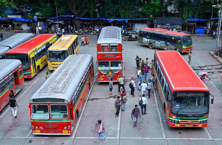 मुंबईत 1937 मध्ये डबल डेकर बसची सुरुवात झाली, 86 वर्ष या बसने प्रवाशांना सुखकर प्रवासाचा आनंद दिला. सध्या बेस्टच्या ताफ्यात केवळ 3 डबल डेकर ओपन डेक बस आणि 7 साध्या डबल डेकर बस उरल्या होत्या.