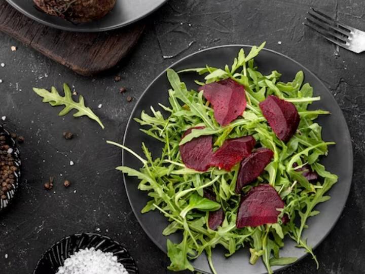 इन चुकंदर कटलेट को नाश्ते के रूप में खा सकते हैं या गर्म कप चाय या कॉफी के साथ इनका आनंद ले सकते हैं. स्नैक को दही डिप या पुदीने की चटनी के साथ परोसें। इस नवरात्रि इस रेसिपी को जरूर ट्राई करें.