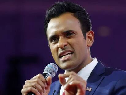 Vivek Ramaswamy says he wants to shut down FBI, cut federal workforce by 75 percentage Vivek Ramaswamy: ‘நான் அமெரிக்க அதிபரானால் 75% அரசு ஊழியர்களை பணிநீக்கம் செய்வேன்’ - விவேக் ராமசாமி அதிரடி..!