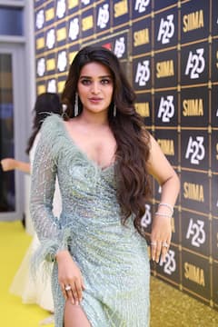 Nidhi Agarwal: సైమా అవార్డ్స్ వేడుకలో నిధి అందాల విందు