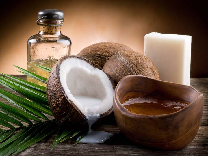 தைராய்டு சுரப்பியின் கட்டுப்பாடற்ற வளர்ச்சியைத் தடுக்கவும் மேலும் கல்லீரல் செயல்பாட்டை மேம்படுத்தவும் தேங்காய் எண்ணெய் உதவக்கூடும் என்று விலங்குகளில் நடத்தப்பட்ட ஆராய்ச்சி தெரிவிக்கிறது.