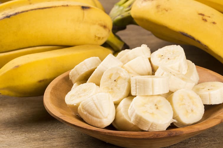 Should Diabetes Patients Eat Banana Know Its Advantage  And Disadvantage In Detail Marathi News Banana For Diabetes : मधुमेह रुग्णांनी केळी खावी का? त्याचे फायदे आणि तोटे जाणून घ्या