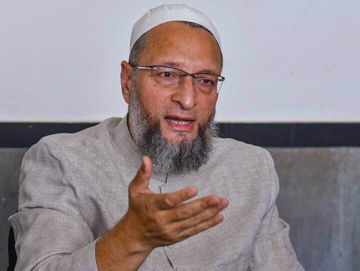 Asaduddin Owaisi slams BJP for encounter in Jammu Kashmir and said this should end before playing cricket match with Pakistan 'क्रिकेट मैच से पहले राजौरी में गोलियों का खेल खत्म हो', असदुद्दीन ओवैसी का केंद्र पर निशाना