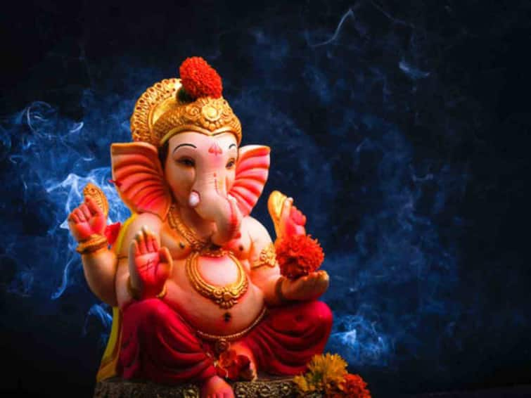 Ganesh Chaturthi 2023  Worship Lord Ganesha in this way  all your troubles removed ગણેશ ચતુર્થી પર આ રીતે રીઝવો ગણેશજીને, તમારા તમામ વિઘ્નો થશે દુર 