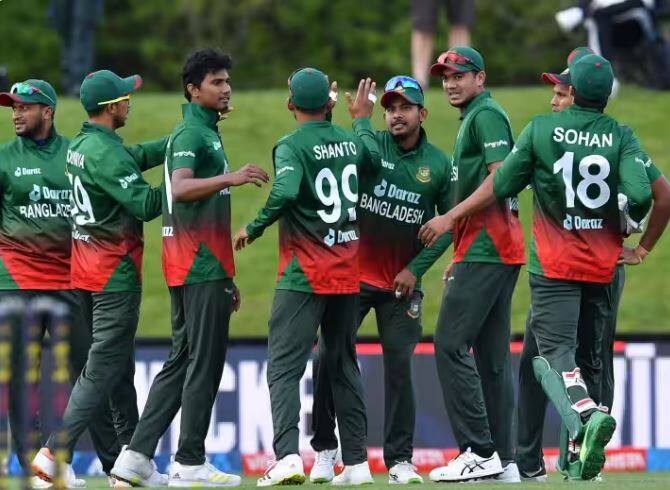 A+ ਅਤੇ A ਸ਼੍ਰੇਣੀਆਂ ਤੋਂ ਬਾਅਦ, B ਸ਼੍ਰੇਣੀ ਦੇ ਖਿਡਾਰੀ ਹਨ। ਇਸ ਵਰਗ ਦੇ ਖਿਡਾਰੀਆਂ ਦੀ ਸਾਲਾਨਾ ਤਨਖਾਹ 28 ਹਜ਼ਾਰ ਡਾਲਰ ਹੈ।