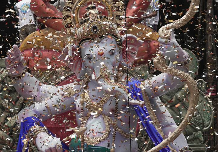 সারা ভারতে বিভিন্ন রাজ্যে হয় গণপতির পুজো। মহারাষ্ট্র, মধ্যপ্রদেশে ১০ দিন ধরে চলে গণেশ বন্দনা।