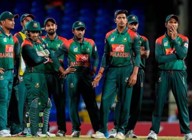 ਅਤੇ ਇਸ ਤੋਂ ਬਾਅਦ ਏ ਸ਼੍ਰੇਣੀ ਦੇ ਖਿਡਾਰੀਆਂ ਦੀ ਤਨਖਾਹ ਹੈ। ਇਸ ਵਰਗ ਦੇ ਖਿਡਾਰੀਆਂ ਦੀ ਸਾਲਾਨਾ ਤਨਖਾਹ 43 ਹਜ਼ਾਰ ਡਾਲਰ ਹੈ।