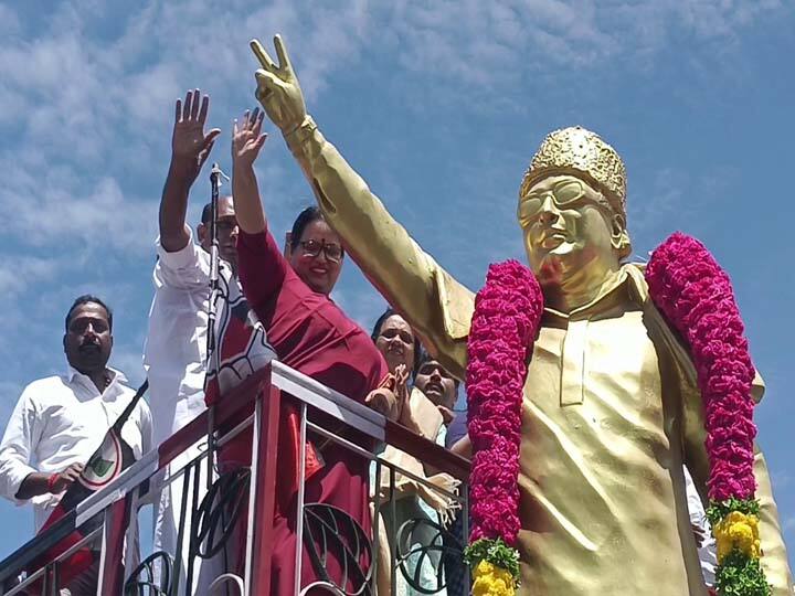 எனது அம்மாவின் கட்சி நலிவடைந்து இருப்பதால்  புதிதாக அரசியல் கட்சி...ஜெ.,வின் மகள் எனக்கூறி வரும் ஜெயலட்சுமி பேட்டி