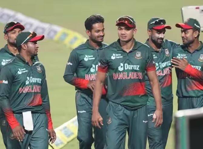 ਇਸ ਤੋਂ ਇਲਾਵਾ ਬੰਗਲਾਦੇਸ਼ੀ ਕਪਤਾਨ ਨੂੰ ਦੂਜੇ ਖਿਡਾਰੀਆਂ ਦੇ ਮੁਕਾਬਲੇ 20 ਹਜ਼ਾਰ ਡਾਲਰ ਵੱਧ ਮਿਲਦੇ ਹਨ। ਜਦਕਿ ਉਪ-ਕਪਤਾਨ ਨੂੰ ਬਾਕੀ ਖਿਡਾਰੀਆਂ ਨਾਲੋਂ 20 ਹਜ਼ਾਰ ਡਾਲਰ ਵੱਧ ਦਿੱਤੇ ਜਾਂਦੇ ਹਨ