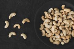 Cashew benefits : काजू भिजवून खाण्याने मिळू शकतील 'हे' फायदे, जाणून घ्या सविस्तर