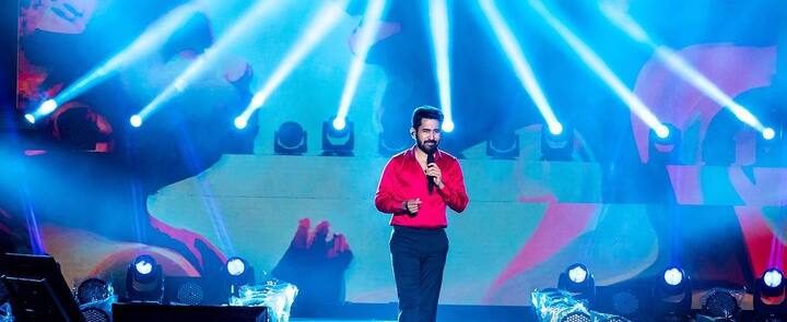 தனியார் யூடியூப் சேனல் ஒன்றில், ஏ.ஆர்.ரஹ்மானின் நிகழ்ச்சியில் நிகழ்ந்த குளறுபடிகள் குறித்து வெளியாகியுள்ள வீடியோவில், விஜய் ஆண்டனி பாஜகவுடன் இணைந்து ஏ.ஆர்.ரஹ்மானுக்கு எதிராக இந்நிகழ்ச்சியில் குளறுபடிகள் நடத்த சதி செய்ததாகத் தெரிவிக்கப்பட்டிருந்தது.