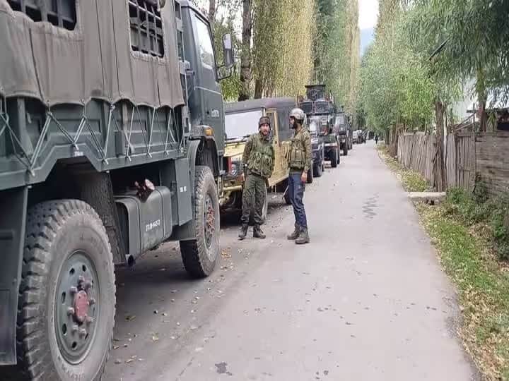 jammu kashmir anantnag encounter continued 4th day 3 terrorists have been trapped marathi news Anantnag Encounter Update : अनंतनागमध्ये चौथ्या दिवशीही चकमक सुरूच; लष्कराने दहशतवाद्यांवर रॉकेट लाँचरसह केला बॉम्बचा हल्ला