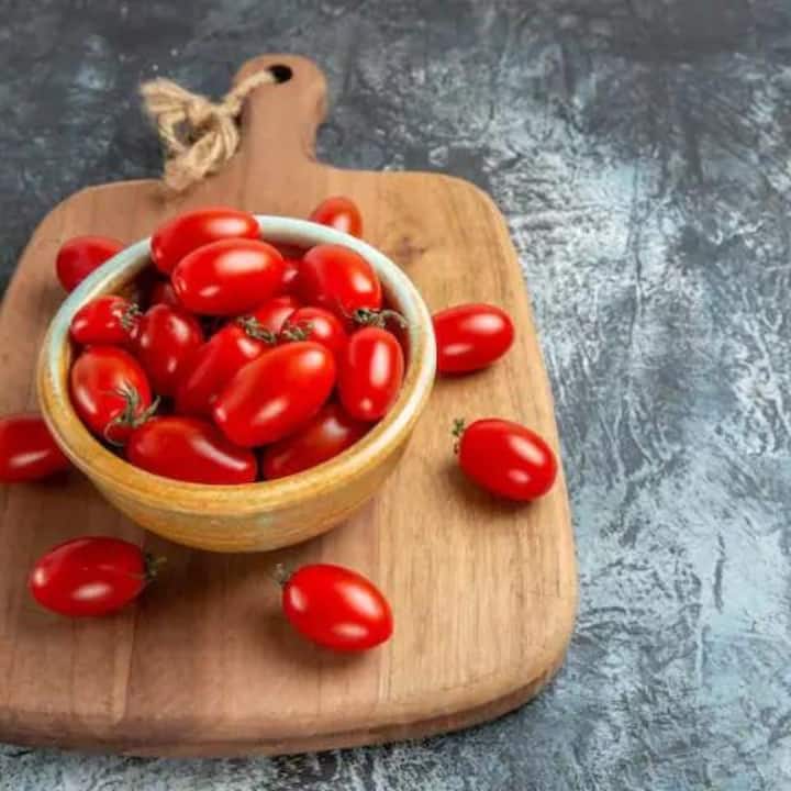 এছাড়া টোম্যাটো, সিম, বেগুন, মাশরুম, পেঁয়াজ ও শসা খেলে রক্তে শর্করা নিয়ন্ত্রণে থাকে।