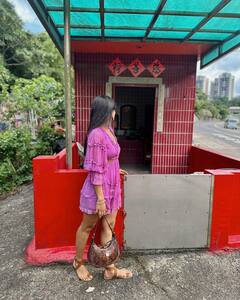 Ashna Zaveri Photos : தாய்வான் நாட்டில் நண்பர்களுடன் சில் செய்யும் சந்தானத்தின் ரீல் ஜோடி!