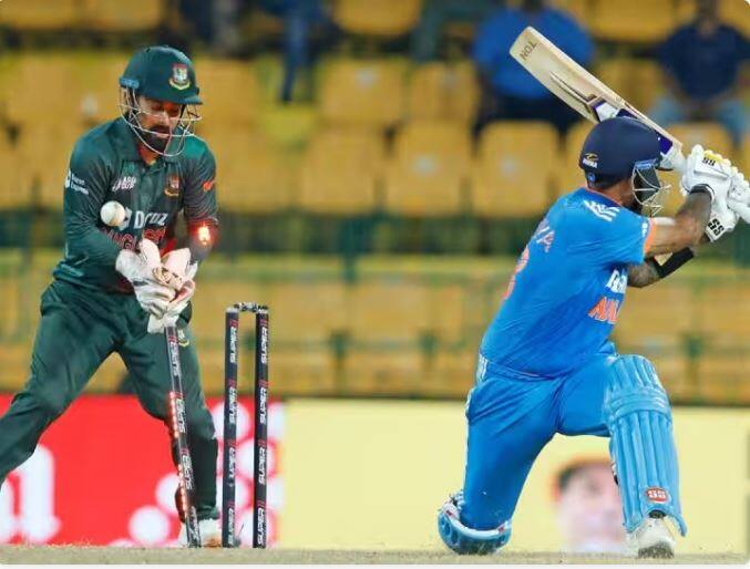 India Vs Bangladesh: ਏਸ਼ੀਆ ਕੱਪ 2023 ਦੇ ਸੁਪਰ ਫੋਰ ਦੇ ਮੈਚ ਵਿੱਚ ਭਾਰਤ ਨੂੰ ਬੰਗਲਾਦੇਸ਼ ਤੋਂ ਹਾਰ ਦਾ ਸਾਹਮਣਾ ਕਰਨਾ ਪਿਆ। ਟੀਮ ਇੰਡੀਆ ਦੀ ਬੱਲੇਬਾਜ਼ੀ ਬੁਰੀ ਤਰ੍ਹਾਂ ਫਲਾਪ ਰਹੀ।