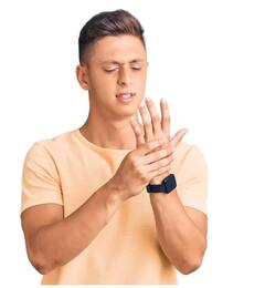 Health Care News: ਸਾਵਧਾਨ! ਜੇਕਰ ਹੱਥਾਂ ਨੂੰ ਹਮੇਸ਼ਾ ਆਉਂਦਾ ਪਸੀਨਾ...ਤਾਂ ਹੋ ਸਕਦੀ ਇਹ ਗੰਭੀਰ ਬਿਮਾਰੀ