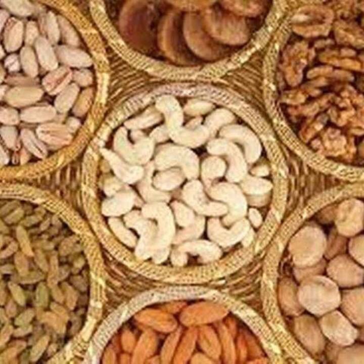 স্বাস্থ্যের জন্য সবসময় উপকারী Dry Fruits। অনেকেই নিয়মিত তা খেয়ে থাকেন।