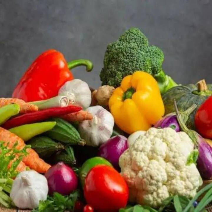 শাক-সবজিকে স্বাস্থ্যের 'ধন' বলা হলেও, প্রকৃতি অনুযায়ী শাক-সবজি মানুষের ওপর বিভিন্ন প্রভাব ফেলে।