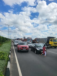 Car Rally on ORR: చంద్రబాబుకు మద్దతుగా ఓఆర్ఆర్ పై ఐటీ ఉద్యోగుల కారు ర్యాలీ