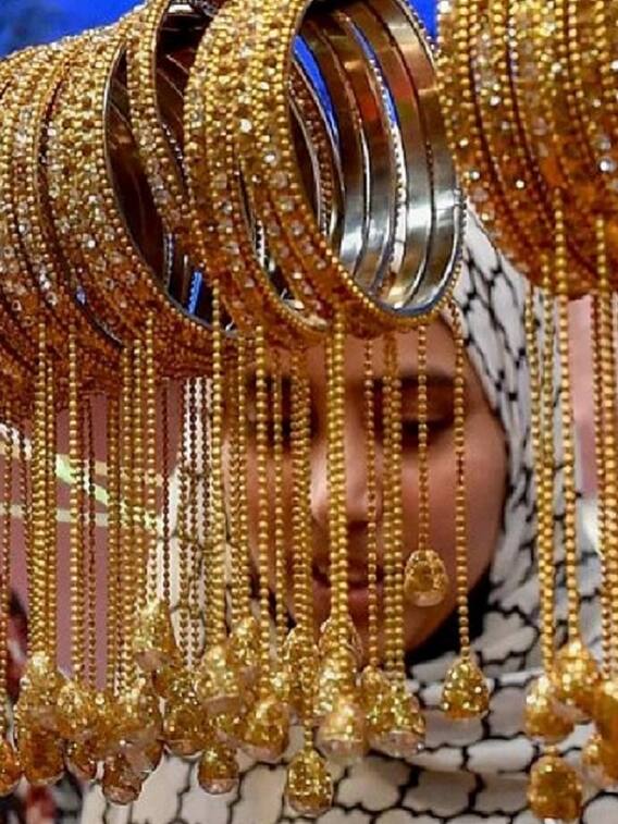 पिछले एक साल में इतना चमका सोना