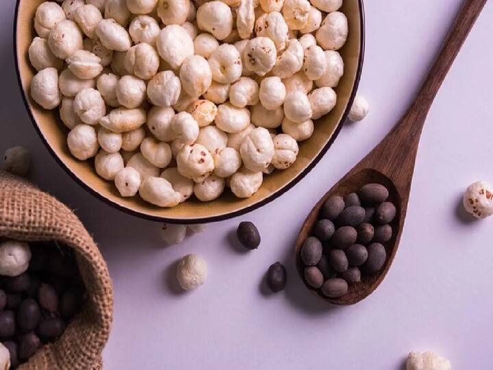 மில்க் ஷேக்கை கொஞ்சம் இனிப்பாக்க சிறிது இயற்கைத் தேன், வெல்லம் அல்லது பேரீச்சம்பழம் பயன்படுத்தலாம். ஆனால் சுத்திகரிக்கப்பட்ட சர்க்கரையிலிருந்து சற்று விலகியே இருங்கள்.