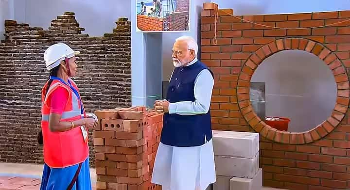 PM modi Birthday vishwakarma-scheme-started-workers-will get 15000-and-loan PM Modi Birthday: পিএম বিশ্বকর্মা যোজনার যাত্রা শুরু, ১৫ হাজার টাকা ছাড়াও ২ লক্ষ টাকার ঋণ