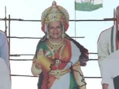 सोनिया गांधी को होर्डिंग लगाकर बताया 'भारत माता', तेलंगाना में कांग्रेस के रैली स्थल पर लगे पार्टी नेताओं के पोस्टर