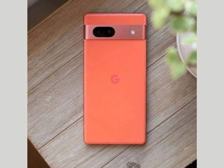 अगर आपके पास गूगल का लेटेस्ट फ्लैगशिप स्मार्टफोन Pixel 7 Pro है तो आप 26,000 रुपये तक की ट्रेड-इन वैल्यू ग्रैब कर सकते हैं.