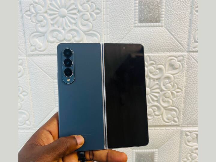 एप्पल Samsung Galaxy Z Fold 4 5G पर 41,500 रुपये तक की ट्रेड-इन वैल्यू की पेशकश कर रहा है. इस एंड्रॉइड फोन पर सबसे ज्यादा डिस्काउंट दिया जा रहा है.