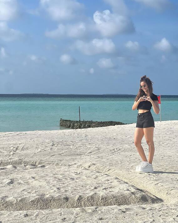 Aamna Sharif Photo: Aamna Sharif is looking very hot in beach look, see hot pictures Aamna Sharif Photo: Aamna Sharif is looking very hot in beach look, see hot pictures