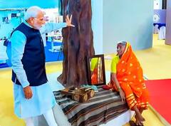 IN Pics: ਜਨਮਦਿਨ 'ਤੇ ਨਜ਼ਰ ਆਇਆ PM ਮੋਦੀ ਦਾ ਖਾਸ ਅੰਦਾਜ਼; ਘੁਮਿਆਰ, ਲੇਡੀ ਟੇਲਰ, ਕਿਸ਼ਤੀ ਬਣਾਉਣ ਵਾਲੇ, ਲੋਹੇ ਦਾ ਕੰਮ ਕਰਨ ਵਾਲਿਆਂ ਨਾਲ ਕੀਤੀ ਮੁਲਾਕਾਤ, ਵੇਖੋ ਤਸਵੀਰਾਂ