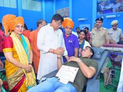 PM मोदी के जन्मदिन पर गुरुग्राम में लगा ब्लड डोनेशन कैंप, हरियाणा BJP अध्यक्ष ओमप्रकाश धनखड़ ने की शुरुआत