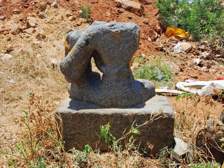 Madurai: ‘அர்த்த லட்சுமி நாராயணர் சிற்பம்’  -  கண்டறியப்பட்ட800 ஆண்டுகால பழமையான கற்சிலை!