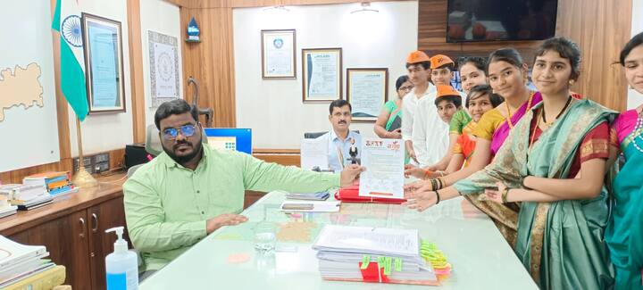 मराठा आरक्षण मागणीसाठी आणि अंतरवली सराटीत आंदोलकांवर झालेल्या लाठीमाराचा निषेध करण्यासाठी सांगलीत भव्य मोर्चा काढण्यात आला.