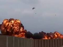 उड़ान भरते वक्त हवा में आग का गोला बना विमान, पायलट ने कूदकर बचाई जान, 5 साल की बच्ची की मौत