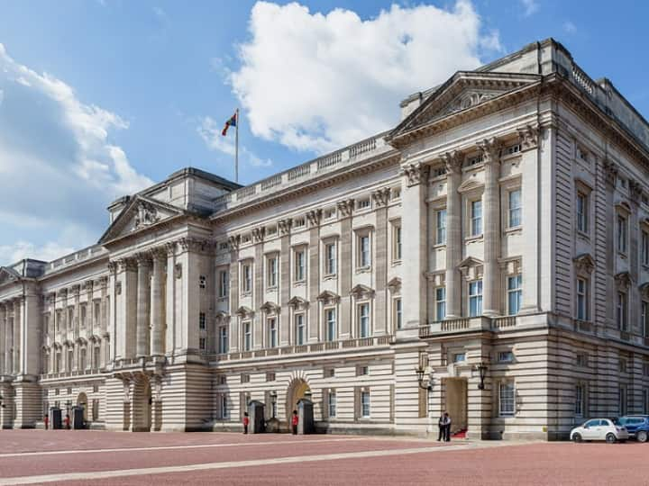 In London A suspect arrested for trying to infiltrate Buckingham Palace London: बकिंघम पैलेस में घुसपैठ करने की कोशिश में एक संदिग्ध गिरफ्तार, रॉयल म्यूज में जाना चाहता था आरोपी