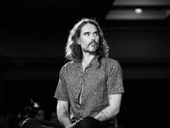 कौन है महिलाओं के साथ रेप का आरोपी कॉमेडियन रसेल ब्रांड?