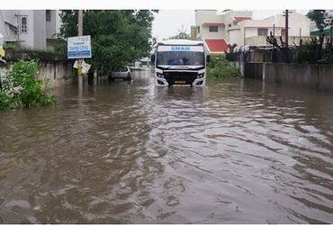 Due to heavy rains in Vadodara district, 11 villages on alert, Garudeshwar Highway flooded Vadodara Rain: ભારે વરસાદના કારણે વડોદરા જિલ્લામાં 1000 લોકોનું સ્થળાંતર, 11 ગામ એલર્ટ પર, ગરુડેશ્વર હાઈવે પાણીમાં ગરકાવ