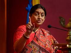 नए संसद भवन के ध्वजारोहण कार्यक्रम में नहीं पहुंचे खरगे, स्मृति ईरानी बोलीं- गर्व की अनुभूति कांग्रेस पार्टी क्यों नहीं करती