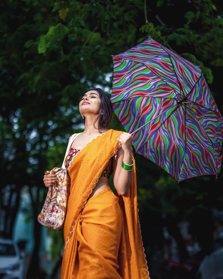 చిరంజీవి నటించిన ‘గాడ్ఫాదర్’ సినిమాలో కూడా దివి నటించారు.