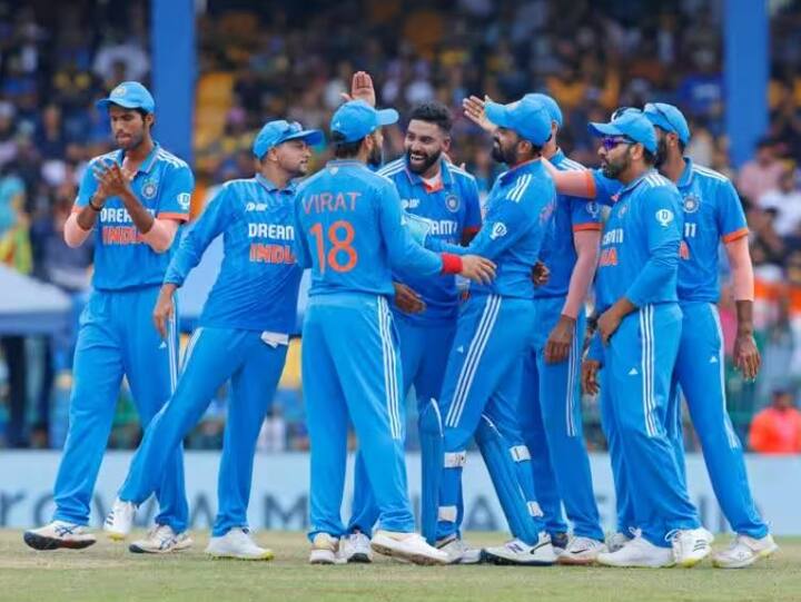 Asia Cup 2023 Final India won washington sundar story latest marathi news update मध्यरात्री 1 वाजता फोन, बंगळुरूवरून पासपोर्ट घेण्यासाठी चेन्नईला गेला, तिथून थेट श्रीलंका गाठली, फायनलमध्ये केवळ दोन वेळाच धावला!