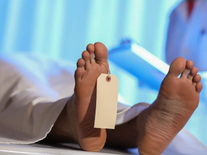 Body Of MBBS Aspirant Recovered From Suitcase Near Kolkata, Two Arrested Body Of MBBS Aspirant Recovered From Suitcase Near Kolkata, Two Arrested
