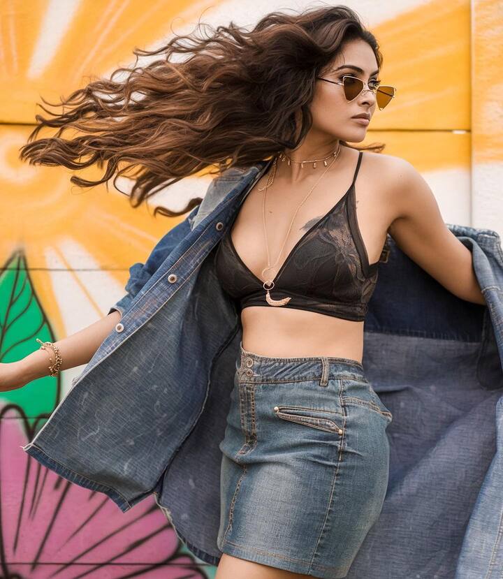 దివి తన ఫొటోను ఇన్‌స్టాగ్రామ్‌లో షేర్ చేశారు.