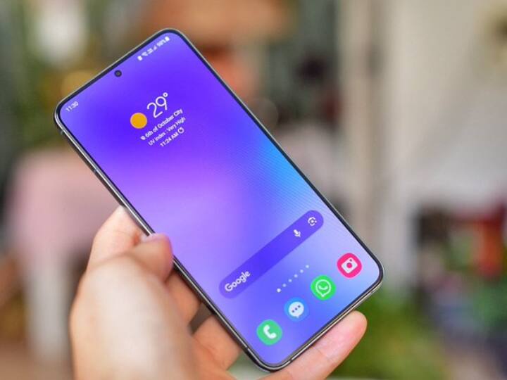 Apple सैमसंग गैलेक्सी S22+ के लिए 27,300 रुपये तक की ट्रेड-इन वैल्यू की पेशकश कर रहा है.