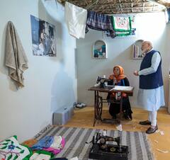 PM Modi: પોતાના જન્મ દિવસના અવસરે પીએમ મોદીએ કારીગરો સાથે કરી ખાસ મુલાકાત