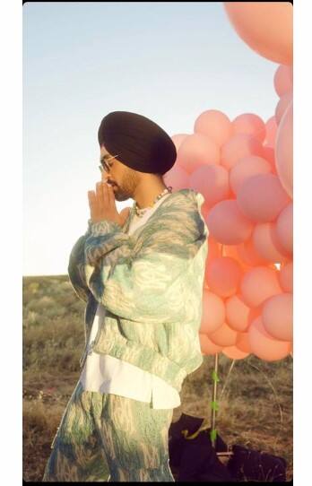 ਦੱਸ ਦੇਈਏ ਕਿ ਦਿਲਜੀਤ ਦੋਸਾਂਝ ਦੀ ਐਲਬਮ ਘੋਸਟ ਰਿਲੀਜ਼ ਹੋਣ ਲਈ ਤਿਆਰ ਹੈ। ਪੰਜਾਬੀ ਗਾਇਕ ਸਤੰਬਰ ਮਹੀਨੇ ਕਦੋਂ ਵੀ ਇਸ ਨੂੰ ਰਿਲੀਜ਼ ਕਰ ਸਕਦਾ ਹੈ।